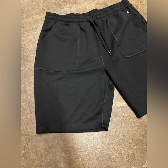 Kenneth Cole shorts size XL Men’s Active - Picture 9 of 9